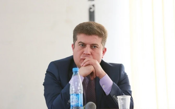 Azərbaycanda hansı deputatlar ictimai nəqliyyatdan istifadə edirlər? - SORĞU Azərbaycanda hansı deputatlar ictimai nəqliyyatdan istifadə edirlər? - SORĞU