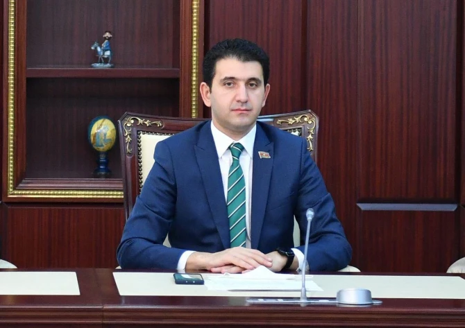 Azərbaycanda hansı deputatlar ictimai nəqliyyatdan istifadə edirlər? - SORĞU Azərbaycanda hansı deputatlar ictimai nəqliyyatdan istifadə edirlər? - SORĞU