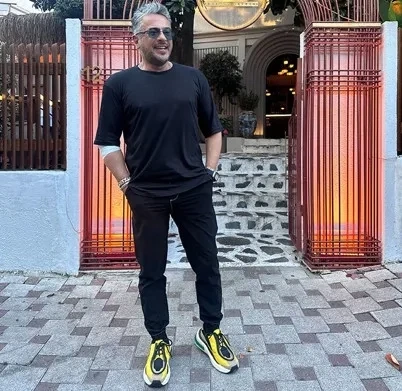 Emre Altuğun ayağı sındı - FOTO