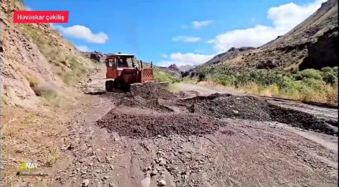 Naxçıvanda qeyri-sabit hava şəraitinin yollarda yaratdığı problemlər aradan qaldırılır - VİDEO