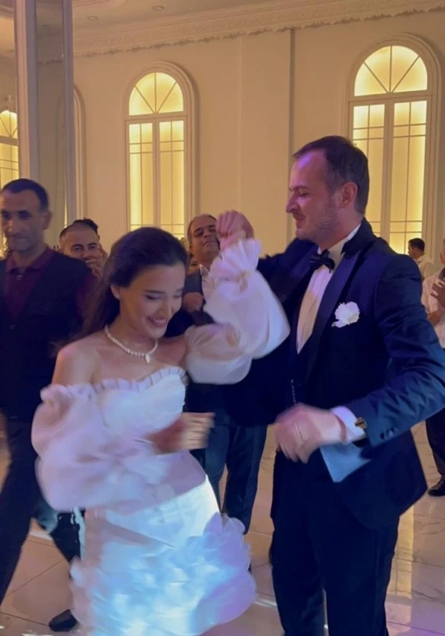 Azərbaycanlı qıza görə dinini dəyişdi: Virtual dünyadan başlayan eşq - FOTO