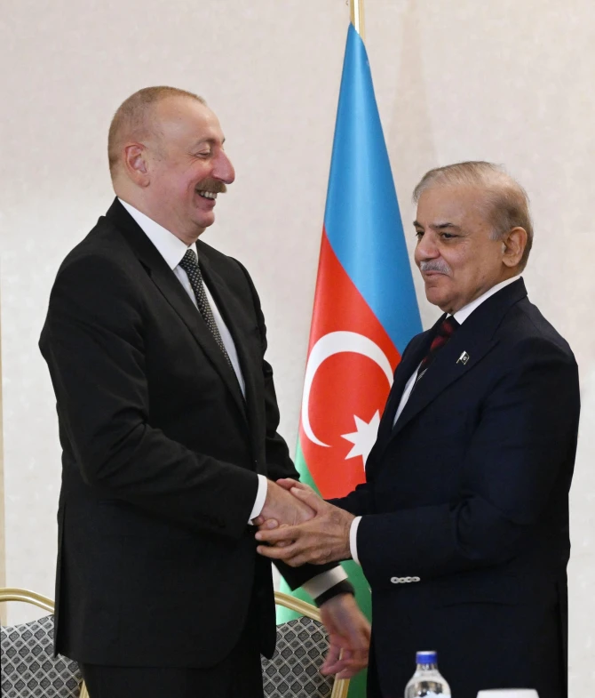 Astanada Azərbaycan Prezidenti, Türkiyə Prezidenti və Pakistanın Baş naziri arasında üçtərəfli görüş keçirilib - YENİLƏNİB - FOTO