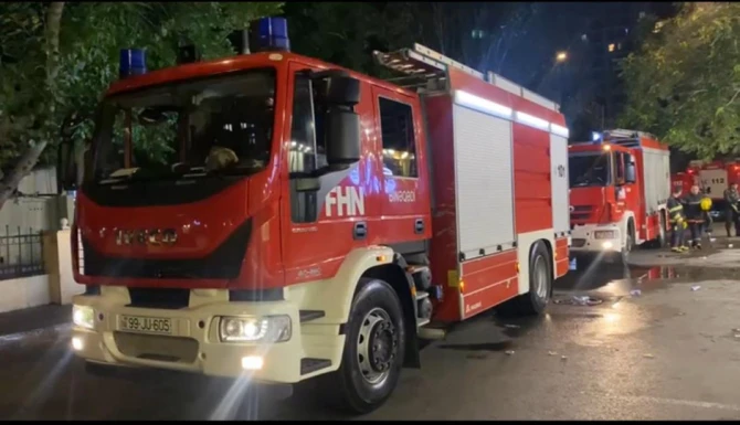 Paytaxtda çoxmərtəbəli binada yanğın olub - YENİLƏNİB/FOTO-VİDEO