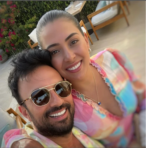 Tarkan həyat yoldaşının 38 yaşını belə təbrik etdi - FOTO