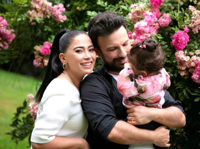 Tarkan həyat yoldaşının 38 yaşını belə təbrik etdi - FOTO