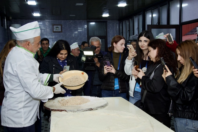 Halvaçılığdan ipəkçiliyə, tarixin rəngli pəncərələrinə - Şəki SƏFƏRİ