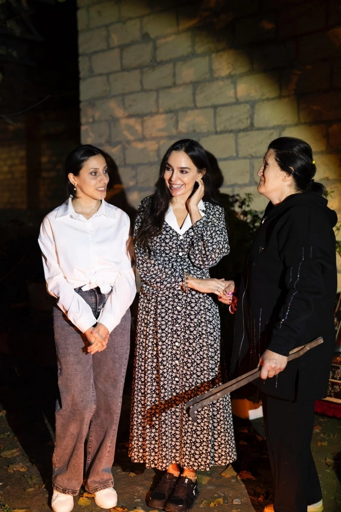 Leyla Əliyeva Qəbələdə "Gənc arıçı" layihəsinin iştirakçısı ilə görüşüb Leyla Əliyeva Qəbələdə "Gənc arıçı" layihəsinin iştirakçısı ilə görüşüb