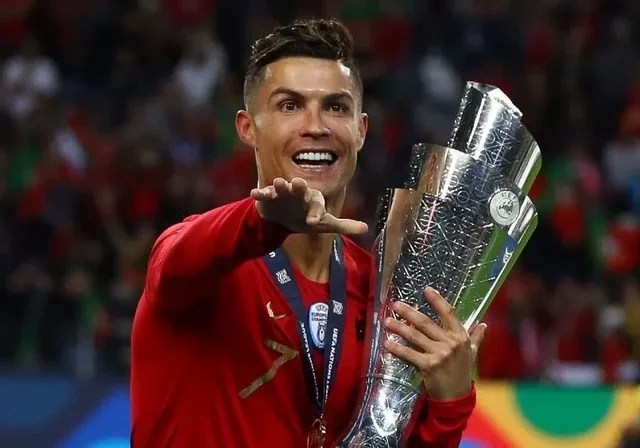 Messi millidən qələbə ilə ayrıldı, Ronaldunun 7 nömrəli forması əlindən alındı