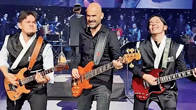 Toygar Işıklı 