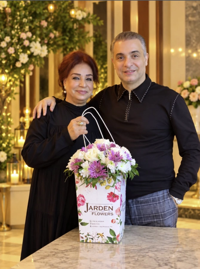 Rüfət Axundov anasının 