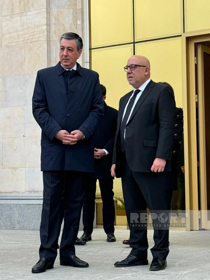 II İlya dəfn edilib, Azərbaycan rəsmiləri mərasimdə iştirak edib