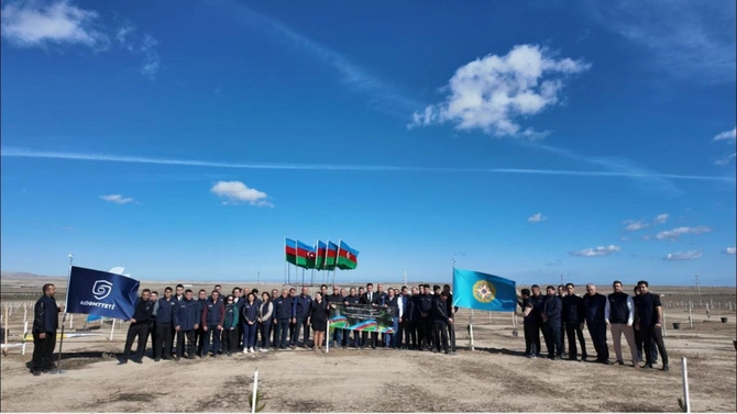 Nazirlik Zəfər Gününə həsr olunmuş ağacəkmə aksiyası keçirib Nazirlik Zəfər Gününə həsr olunmuş ağacəkmə aksiyası keçirib