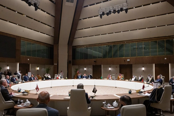 12 ölkənin rəsmiləri Ər-Riyadda regiondakı gərginliyi müzakirə edib