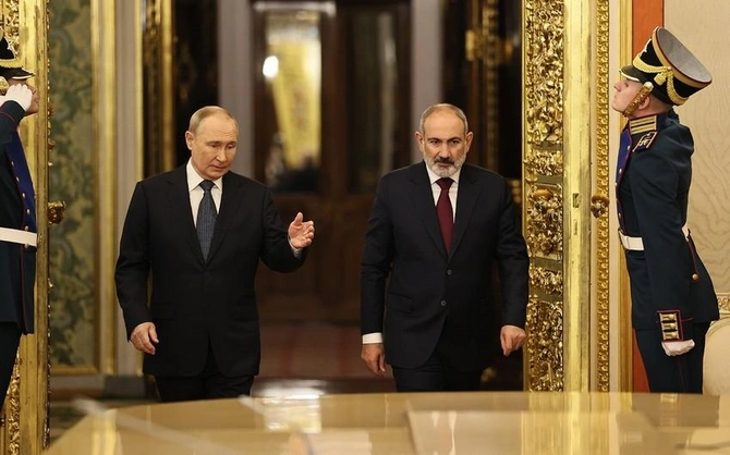 Ermənistan Qərbin Rusiyadakı 
