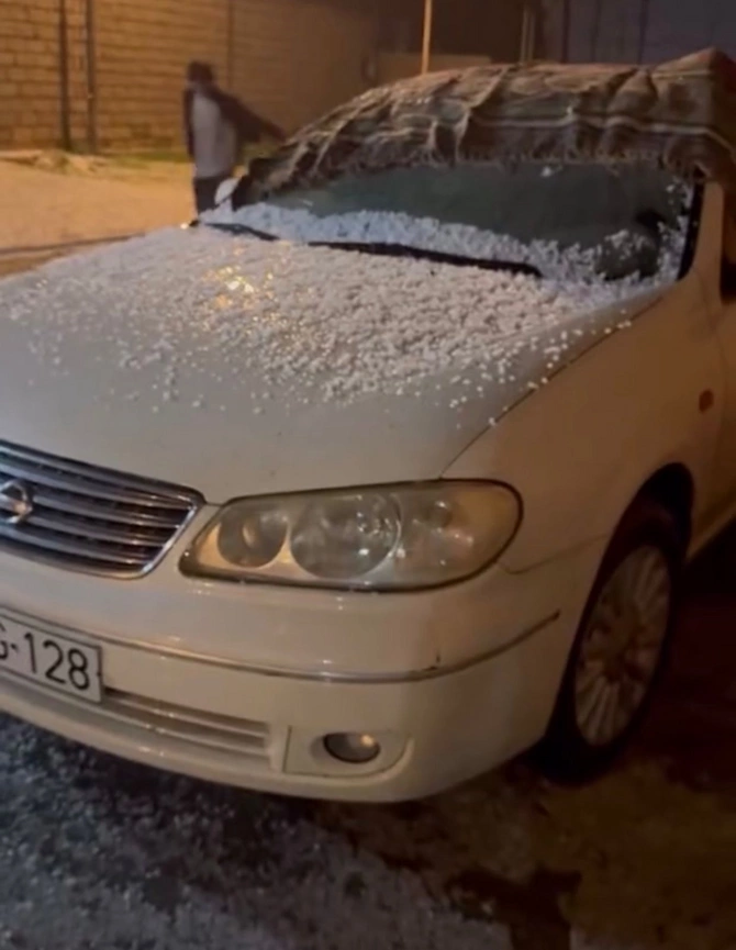 Heavy rain, hail, and ice pellets are falling in Baku and on the ...