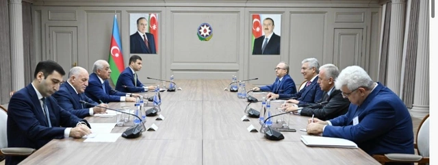 Baş nazir Əli Əsədov İstanbul Sənaye Palatası İdarə Heyətinin sədri ilə görüşüb Baş nazir Əli Əsədov İstanbul Sənaye Palatası İdarə Heyətinin sədri ilə görüşüb