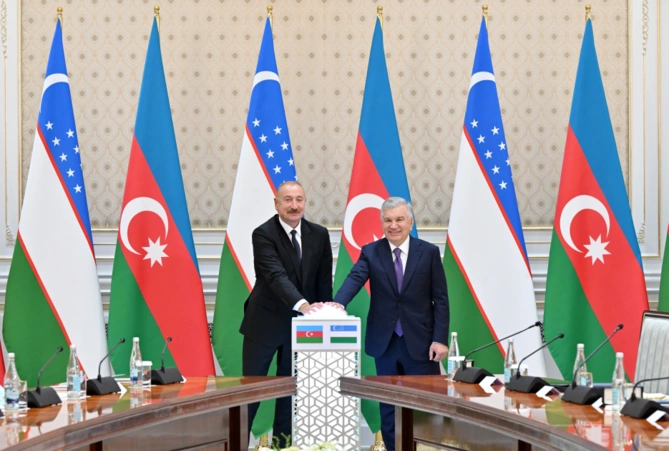 Prezidentlər İlham Əliyev və Şavkat Mirziyoyev Azərbaycanın Özbəkistanda həyata keçirdiyi layihələrin açılış və təməlqoyma mərasimində iştirak ediblər