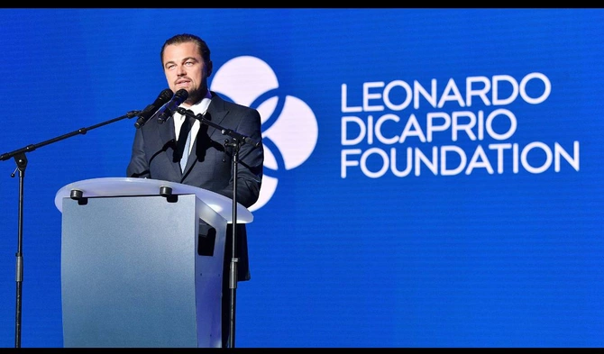 İnsanlara milyonlarla dollar yardım edən DÜNYA ULDUZLARI - SİYAHI