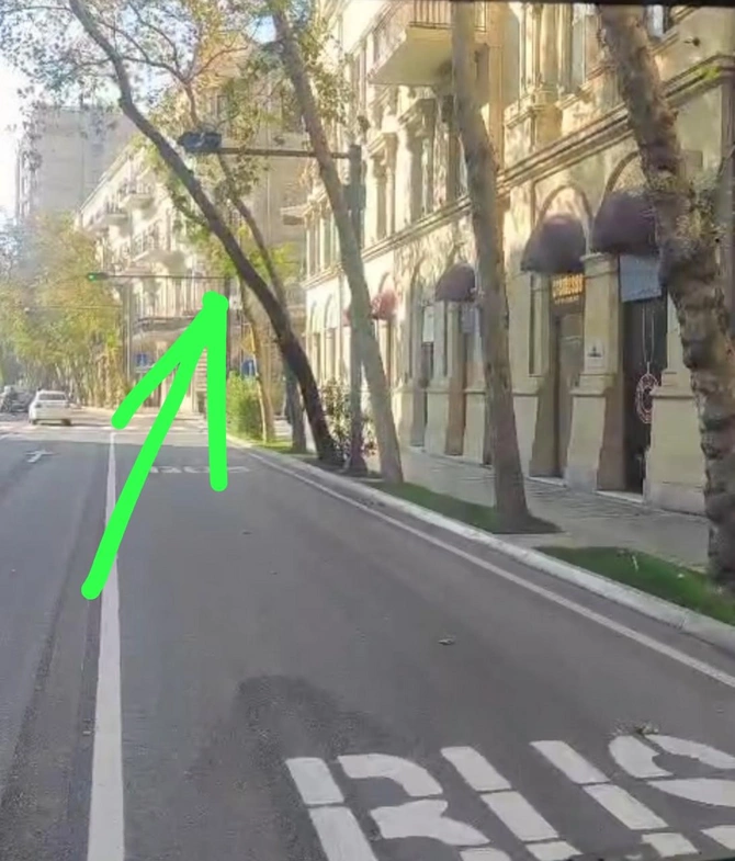 18 nömrəli avtobusun sürücüsü zolaqdan istifadə etmədi - SƏBƏB