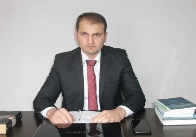 Paytaxtda bazarlar sıxışdırılır: Fermerlə alıcının arasına kim girir?