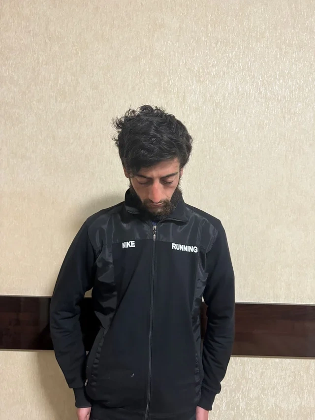 Bayrağa hörmətsizlik edən şəxs saxlanıldı