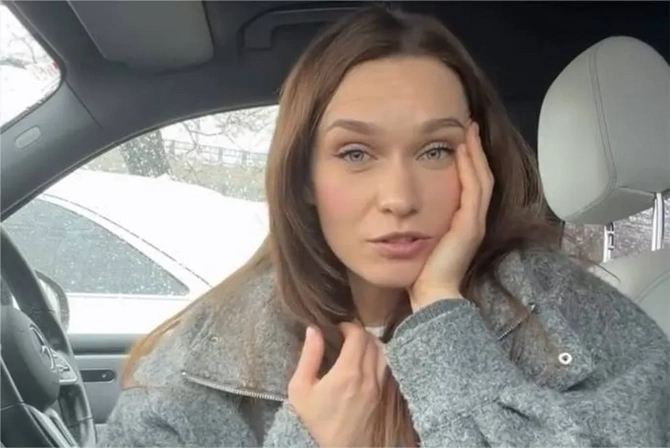 Tanınmış aparıcı avtomobil qəzası keçirdi - 6 saat yolda qaldı