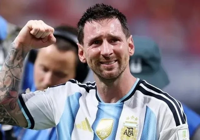 Messi millidən qələbə ilə ayrıldı, Ronaldunun 7 nömrəli forması əlindən alındı