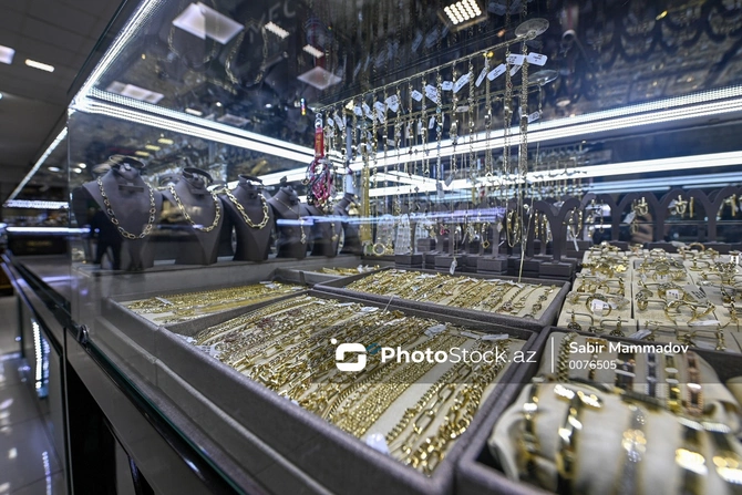 Bayramqabağı Bakı univermaqlarında qızılın qiyməti