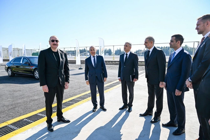 İlham Əliyev İmişlidə "Promalt" MMC-nin arpa emalı müəssisəsinin açılışını edib İlham Əliyev İmişlidə "Promalt" MMC-nin arpa emalı müəssisəsinin açılışını edib