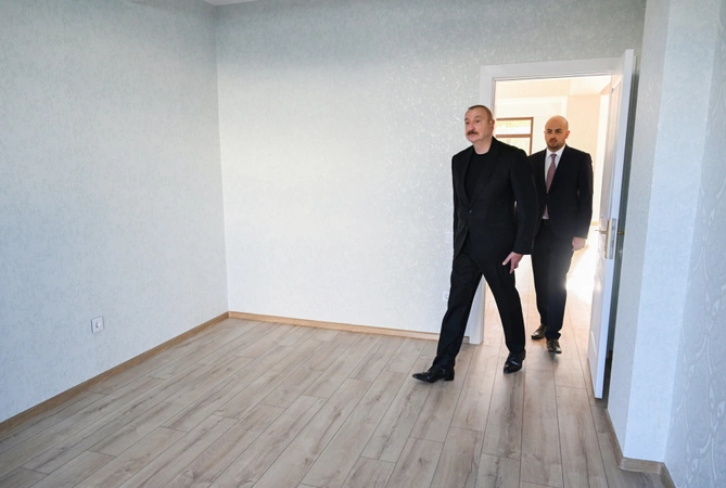 Prezident Zəngilan şəhərində 104 mənzilli yaşayış kompleksində görülmüş işlərlə tanış olub Prezident Zəngilan şəhərində 104 mənzilli yaşayış kompleksində görülmüş işlərlə tanış olub