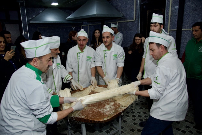 Halvaçılığdan ipəkçiliyə, tarixin rəngli pəncərələrinə - Şəki SƏFƏRİ