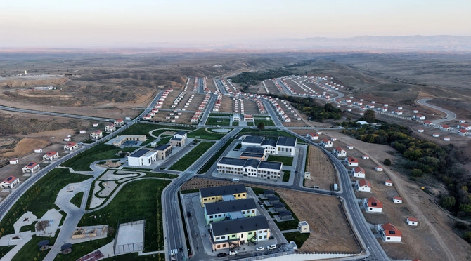 İlham Əliyev Cəbrayılın Horovlu kəndinin birinci mərhələsinin açılışında iştirak edib İlham Əliyev Cəbrayılın Horovlu kəndinin birinci mərhələsinin açılışında iştirak edib