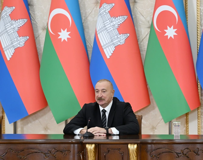 Prezident İlham Əliyev və Kambocanın Baş naziri mətbuata bəyanatlarla çıxış ediblər