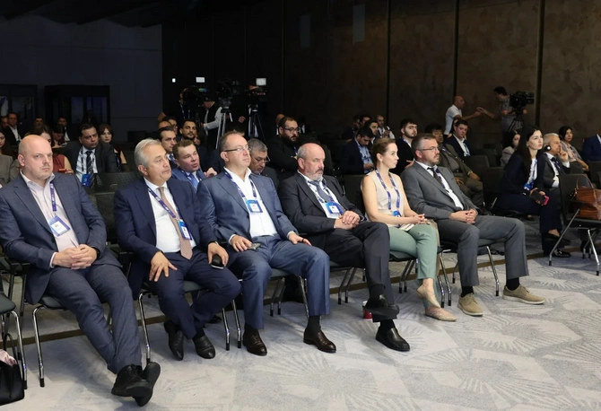 AIIF 2026-da qeyri-maddi investisiyaların iqtisadi artımda rolu müzakirə olunub