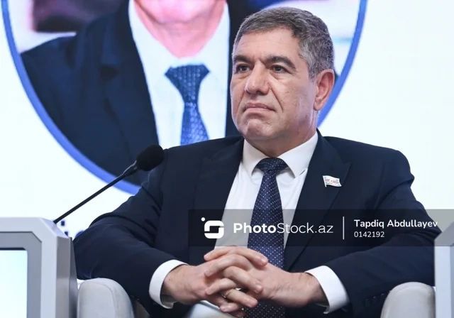 Paytaxtda fərqli iş qrafikləri tətbiq olunacaq: Tıxaclar azalacaq?
