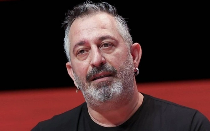 Yanında hamam xalatı daşıyan, gündə 50-80 stəkan çay içən TÜRKİYƏLİ MƏŞHURLAR