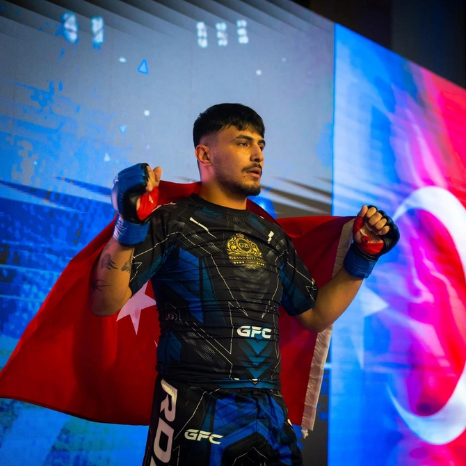 Alim Nəbiyev MMA-də növbəti qələbəsini qazanıb, rəqibini 1-ci raundda nokaut edib Alim Nəbiyev MMA-də növbəti qələbəsini qazanıb, rəqibini 1-ci raundda nokaut edib