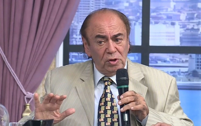 Qırmızı ətdən və çörəkdən imtina edən məşhurlar - SİYAHI