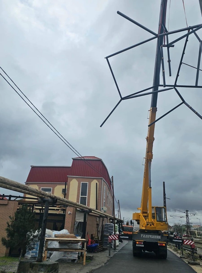 Bakıda qanunsuz tikinti sökülüb