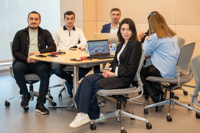 MEDİA "Süni intellektin mediada tətbiqi" mövzusunda seminar keçirib MEDİA "Süni intellektin mediada tətbiqi" mövzusunda seminar keçirib