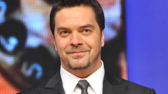 Müəzzin, usta, xilasedici, həkim, reklam meneceri işləyən TÜRKİYƏLİ MƏŞHURLAR - SİYAHI