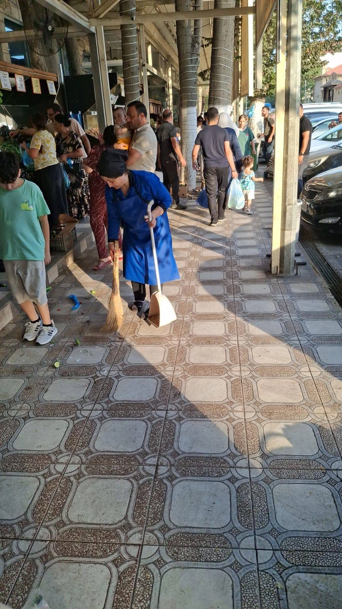 Bakıxanovda qanunsuz küçə ticarəti YIĞIŞDIRILDI Bakıxanovda qanunsuz küçə ticarəti YIĞIŞDIRILDI