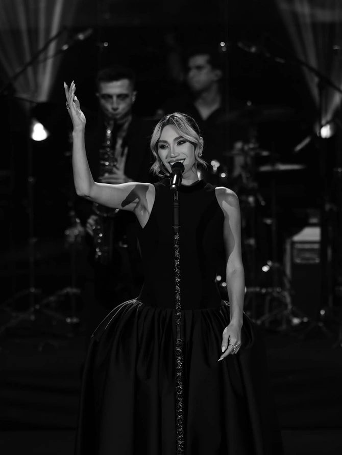 Röya Ayxanın 25 illik səhnə fəaliyyətinə həsr olunan KONSERTDƏN GÖRÜNTÜLƏR Röya Ayxanın 25 illik səhnə fəaliyyətinə həsr olunan KONSERTDƏN GÖRÜNTÜLƏR