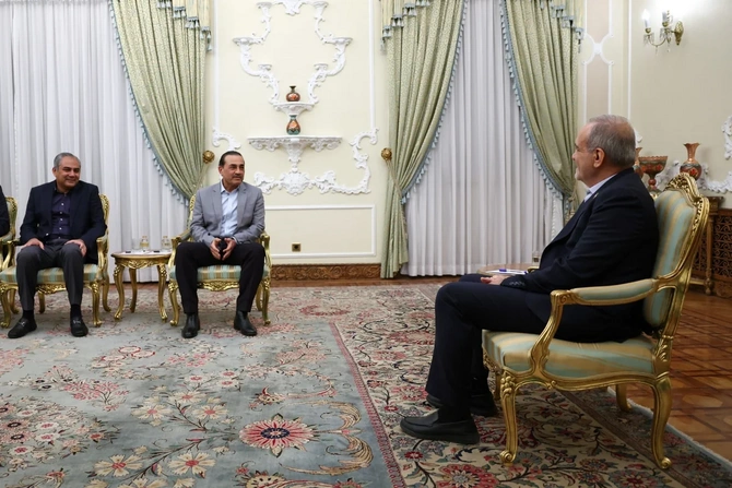 İran Prezidenti: ABŞ danışıqlardan əvvəl sanksiyaları aradan qaldırmalıdır