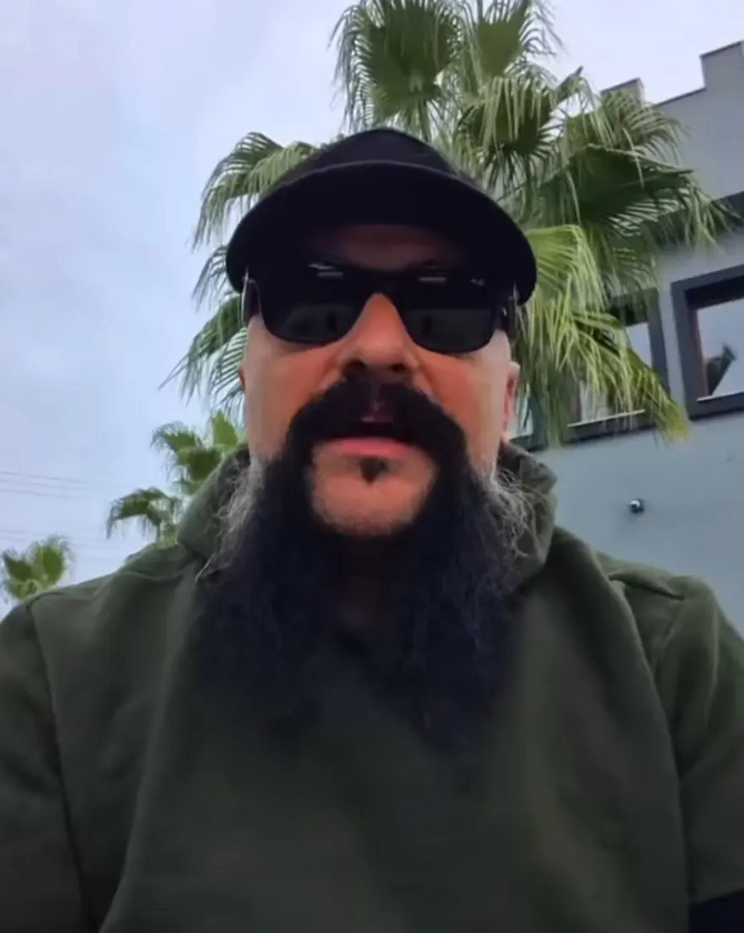 Kəndə köçüb, banka bağlayıb, toyuq saxlayan MƏŞHURLAR - SİYAHI