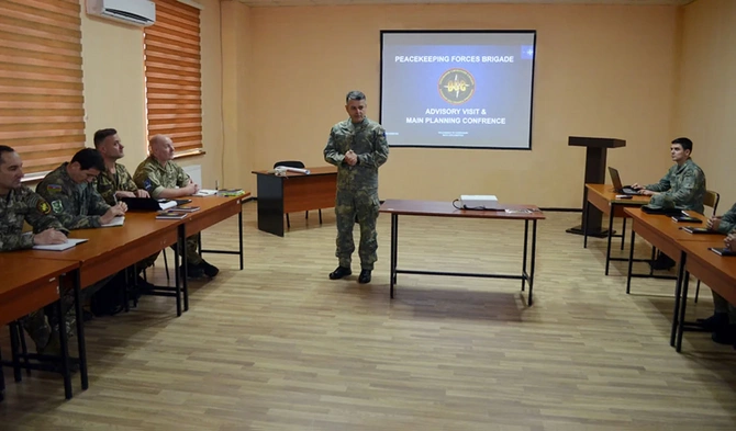 Bakıda NATO heyəti ilə görüş keçirilir