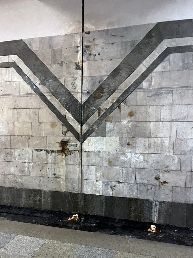 Bakı metrosunda narahatedici PROBLEM - Stansiyaya su sızır?