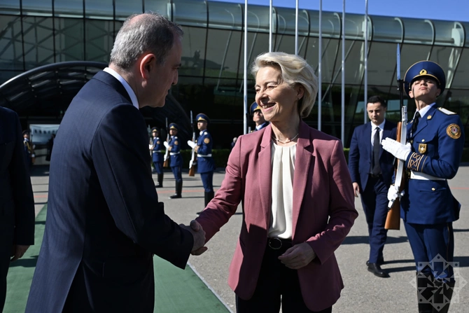 Ursula Fon der Lyayenin Azərbaycana səfəri başa çatıb