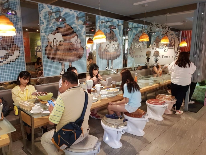 Ayaqyolu, xəstəxana konseptli RESTORANLAR - SİYAHI