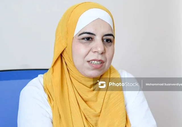 Ana qızı ilə eyni ildə ali məktəbi bitirdi: 20 il sonra gerçəkləşən arzu